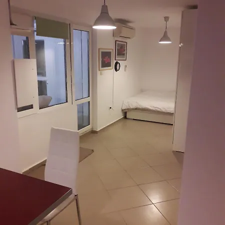 Apartment Поморие 6 *